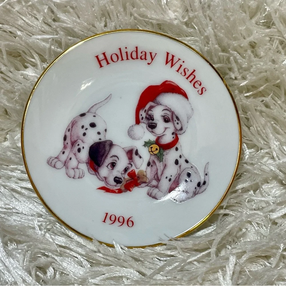 Hallmark Keepsake Disney's 101 Dalmatians - Holiday Wishes Collector's Plate Orn